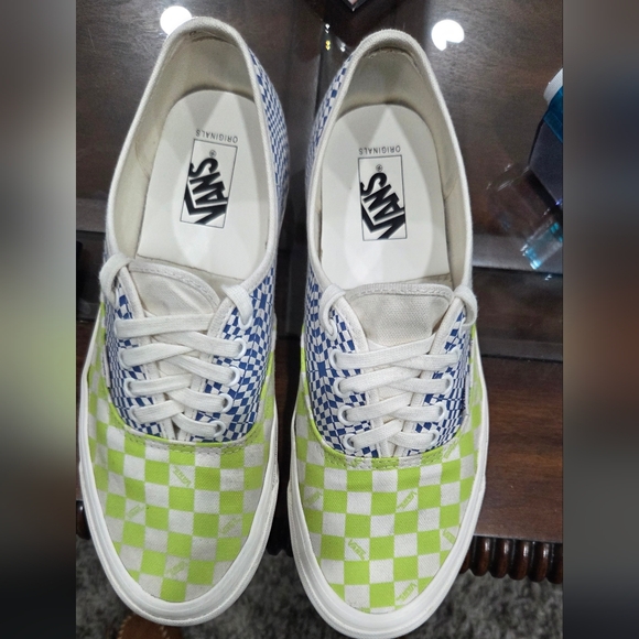 Vans Checkerboard Low-Top Sneakers in Lime & Navy - Picture 3 of 8